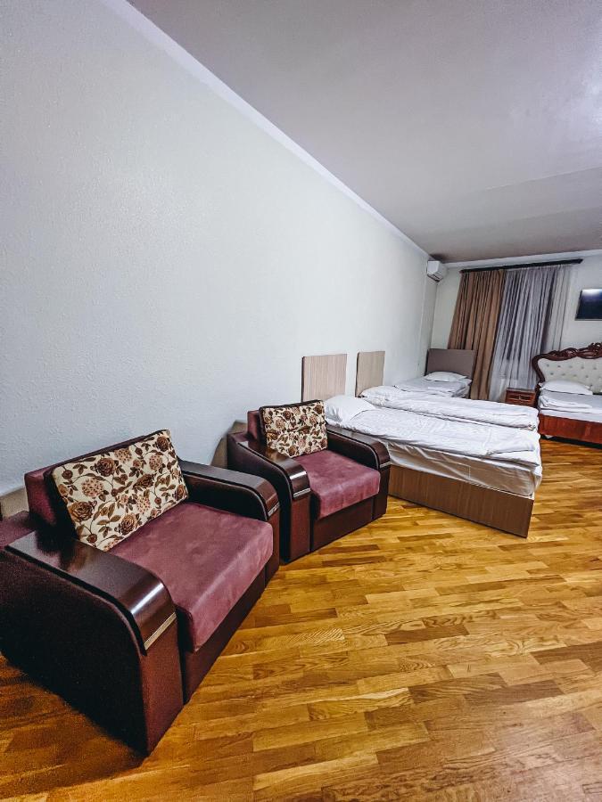 Castle Family Hotel Erivan Exterior foto