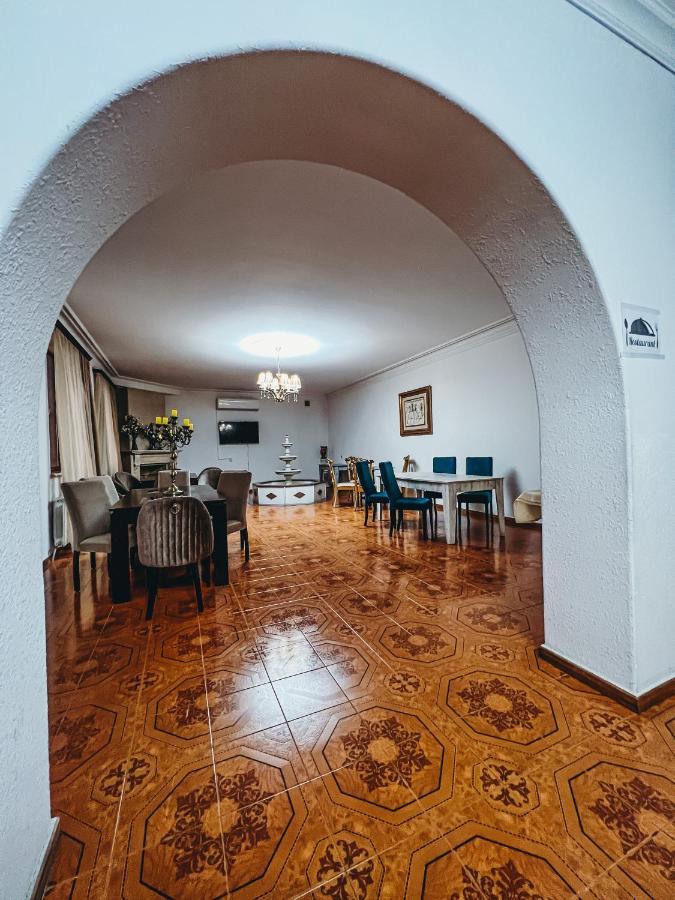 Castle Family Hotel Erivan Exterior foto