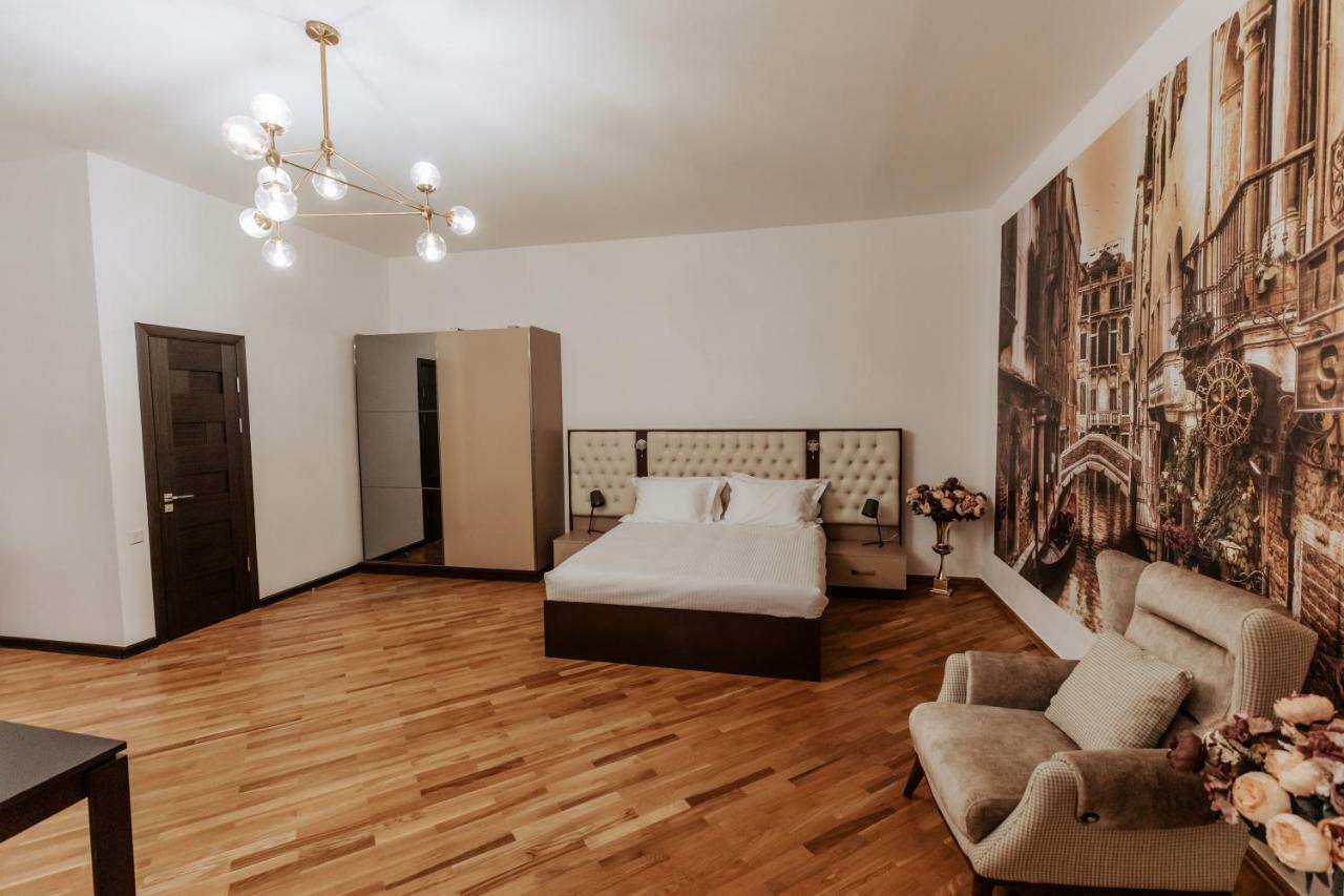 Castle Family Hotel Erivan Exterior foto