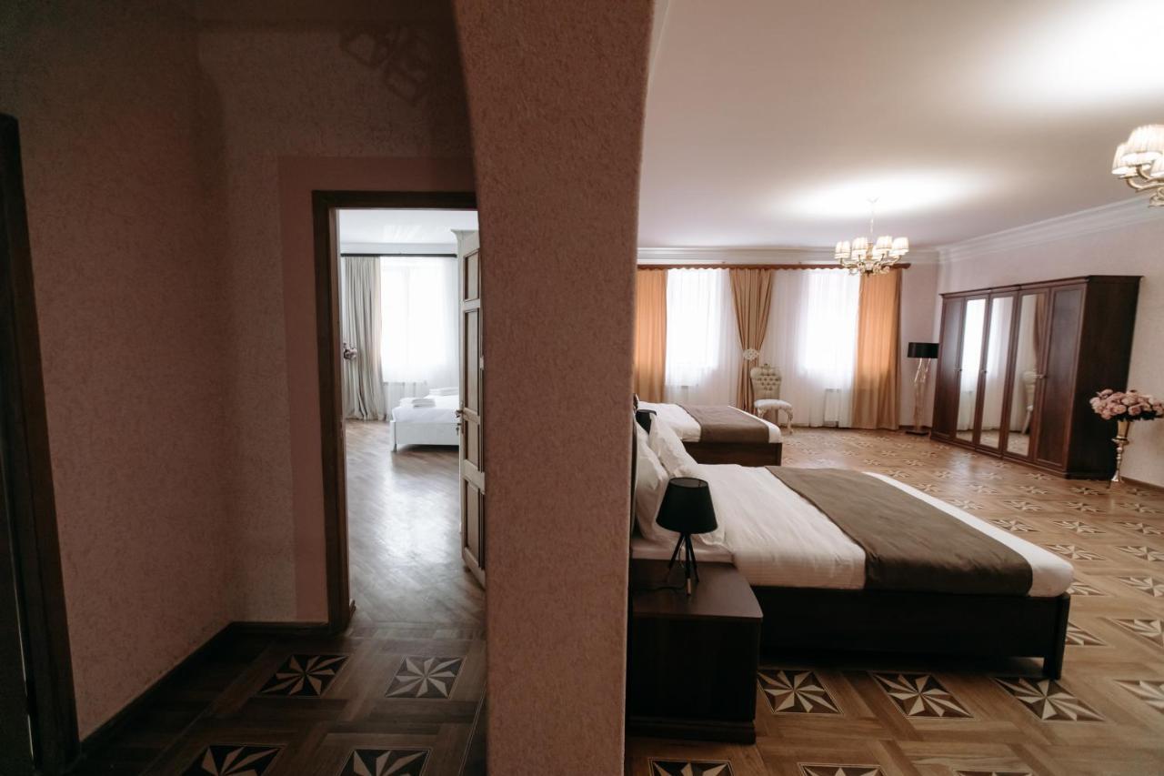 Castle Family Hotel Erivan Exterior foto